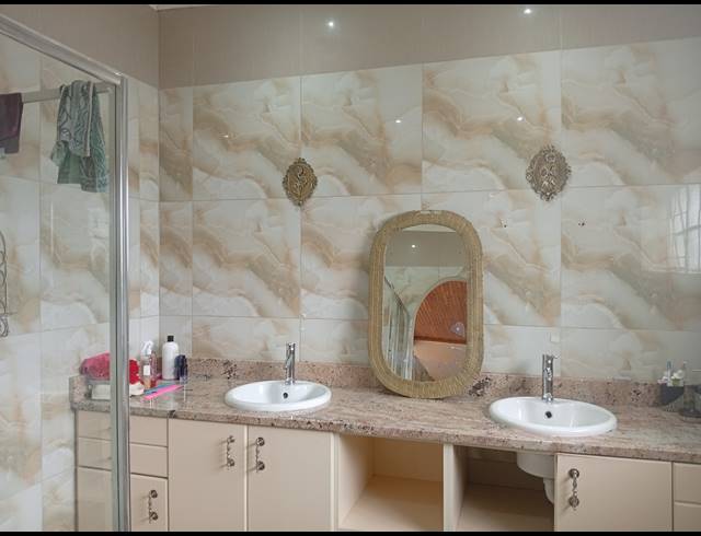 3 BEDROOM HOUSE FOR SALE IN MOUNTAIN VIEW